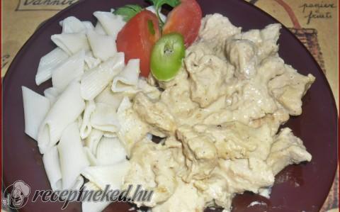Tejszínes mustáros csirkemell