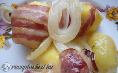 Baconbe tekert burgonya fűszeresen
