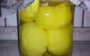 Ropogós ecetes almapaprika
