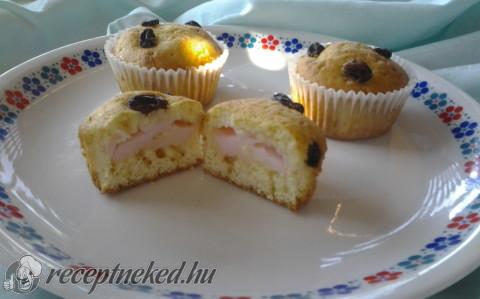 Puding krémmel töltött muffin