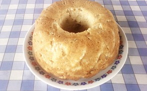 Almás-kókuszos kuglóf