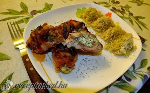 Kapros túróval töltött csirkecombfilé baconbundában