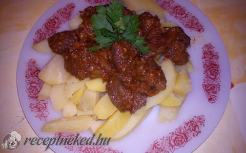 Vörösboros őzpörkölt