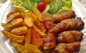 Baconos csirkeszárnyak