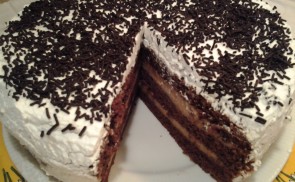 Karamellás, tejszínes torta