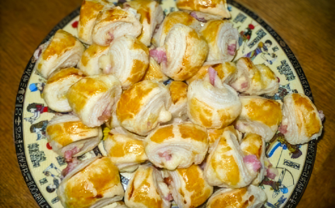 Baconos sajtos falatkák