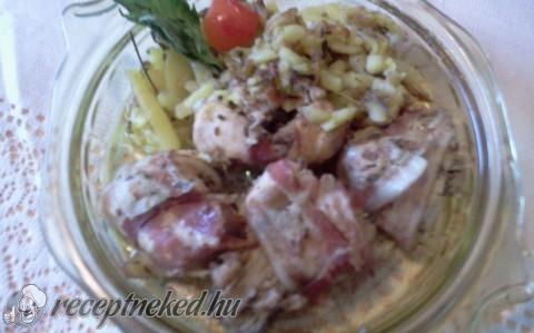 Baconba göngyölt nyúlgerinc