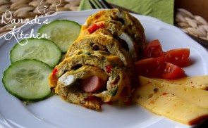 Virslivel és chilis füstölt sajttal töltött tojástekercs