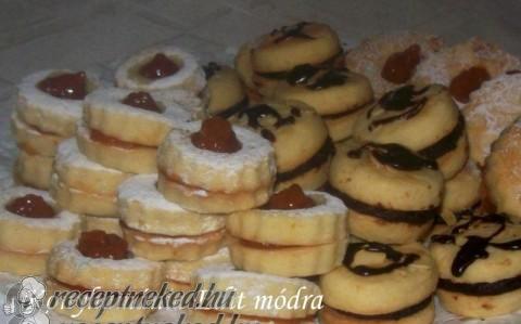 Lekváros és csokikrémes linzer
