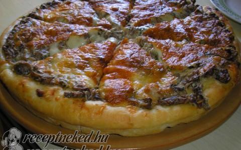 Pizzalepény mascarponés gombakrémmel