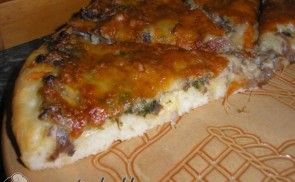 Pizzalepény mascarponés gombakrémmel