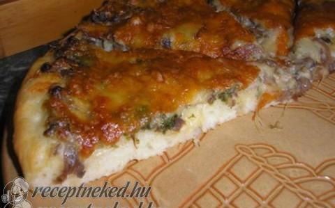 Pizzalepény mascarponés gombakrémmel