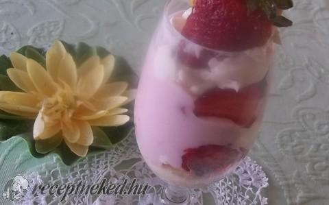 Mascarponés, eperjoghurtos krém eperrel