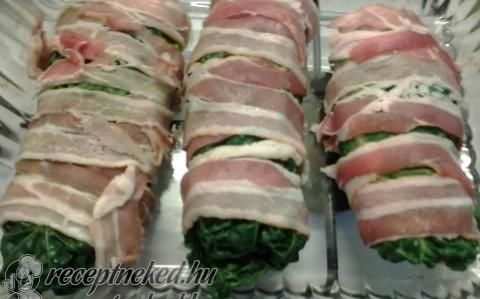 Töltött kel baconba tekerve