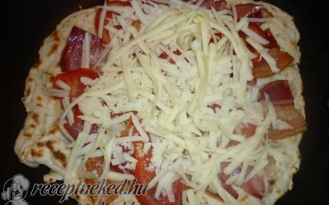 Quesadillas mexikói pizza