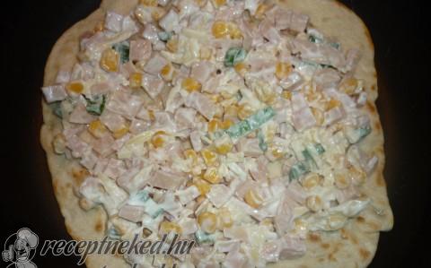 Quesadillas mexikói pizza