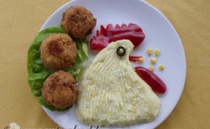 Tojásfasírt kakas alakú krumplipürével
