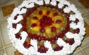 Túrós-gyümölcsös torta