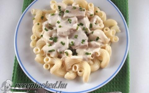 Mustáros-tejfölös karajszeletkék