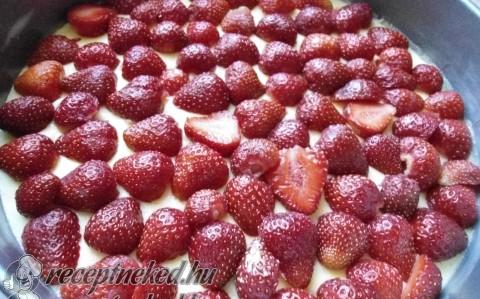 Túrókrém torta, eperrel