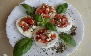 Töltött mozzarellagolyók