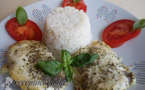 Csirkén sült fűszeres mozzarella