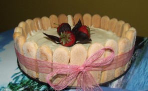 Tojáslikőrös torta
