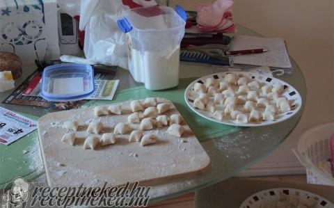 Tejszines gnocchi cukkinivel