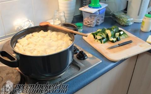Tejszines gnocchi cukkinivel