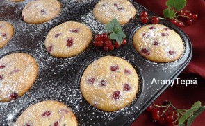 Ribizlis-banános muffin