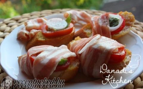 Grillezett baconbe tekert Bruschetta