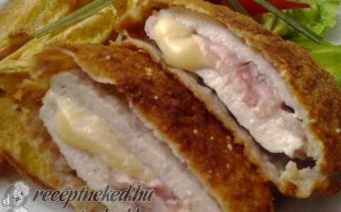 Sajttal baconnel töltött karajszeletek