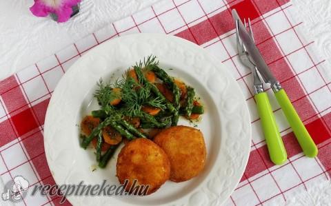 Kapros spárgasaláta rántott mozzarellával.