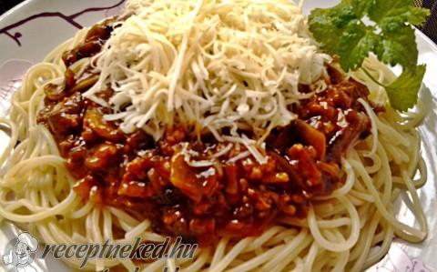 Bolognai spagetti gombával