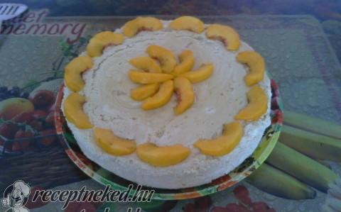Karamellás baracktorta