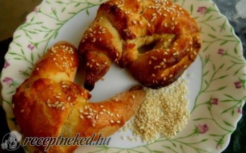 Szezámmagos sörkifli