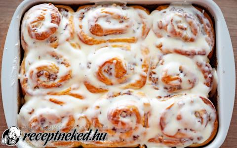 Cinnabon – amerikai fahéjas tekercs