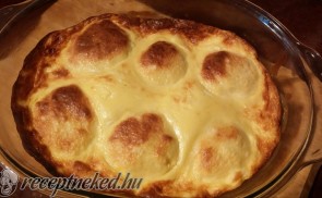 Sütőben sült túrógombóc édes tejföllel