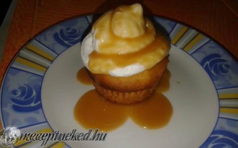 Francia krémes cupcake (mini torta)