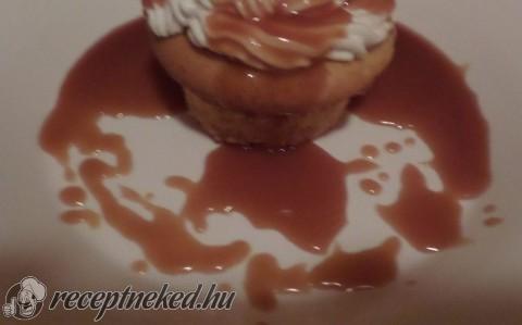 Francia krémes cupcake (mini torta)