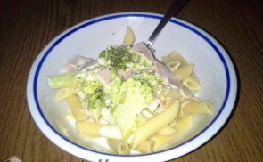 Tejszínes, sonkás, brokkolis penne