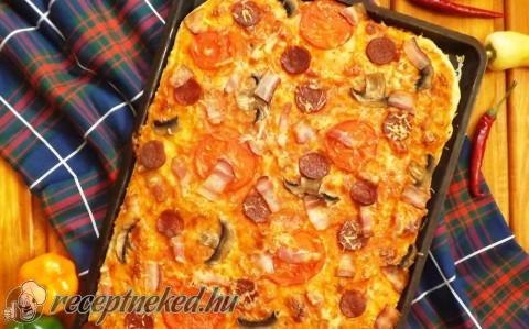 Extrán magyaros pizza