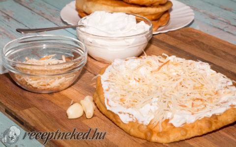 Sütőporos lángos 15 perc alatt