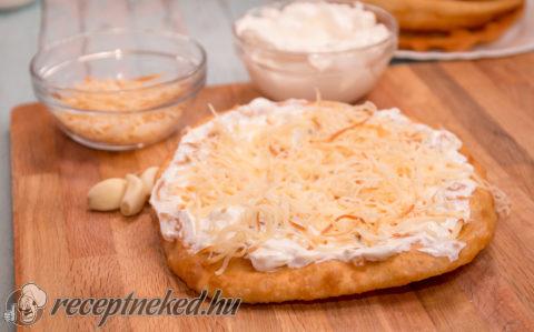 Sütőporos lángos 15 perc alatt
