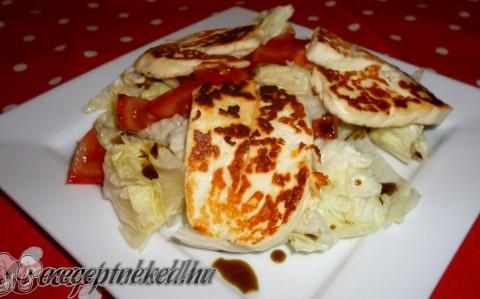 Saláta grillsajttal , tökmagolajjal