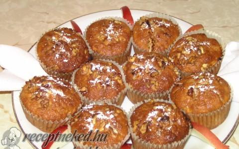 Almás, diós muffin