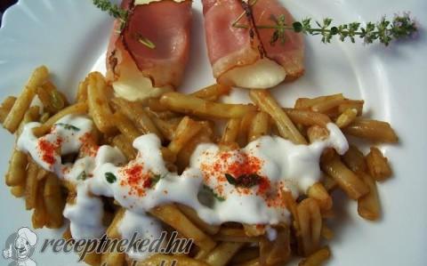 Vajbabsaláta sonkás mozzarellával