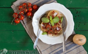 Olaszos paradicsomos spagetti
