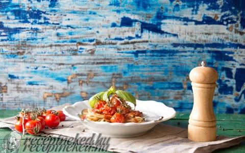 Olaszos paradicsomos spagetti