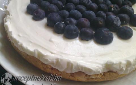 Sajttorta áfonyával